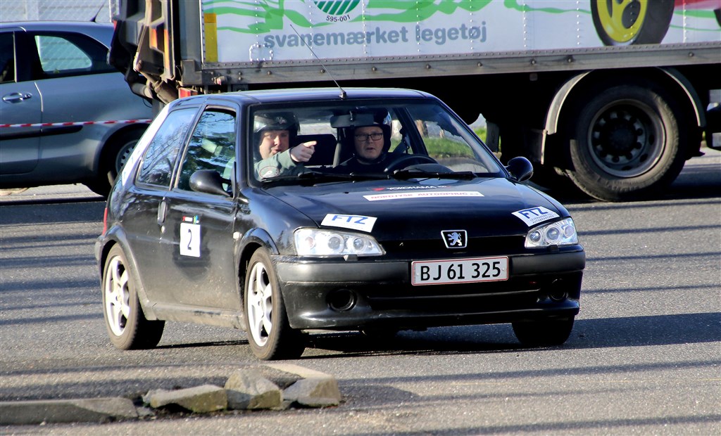 Det blev en god debut for Thomas Jensen og Torben Ruseng i Peugeot 106
(Foto: Allan Post)